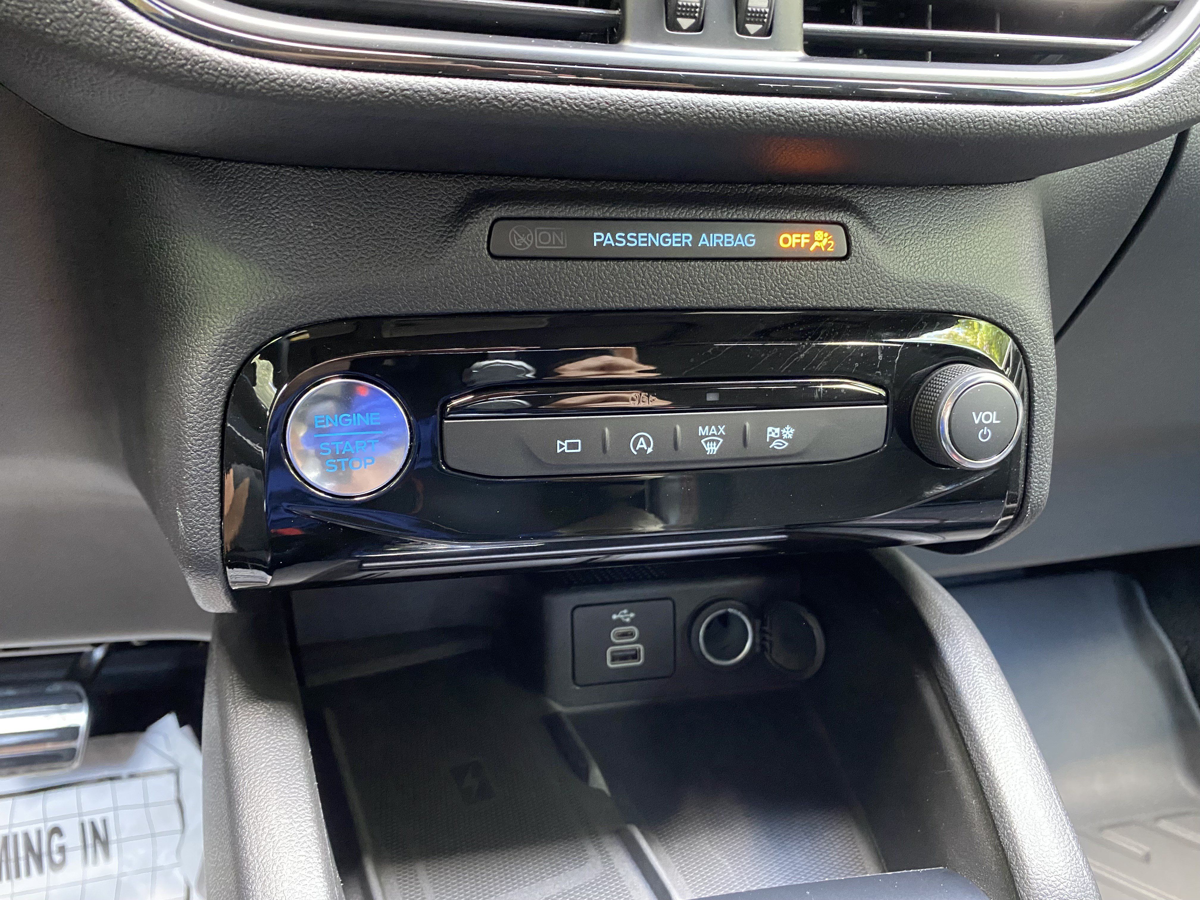 Used 2024 Ford Escape ST-Line Select w/ Tech Pack #2 AWD/4WD image 27