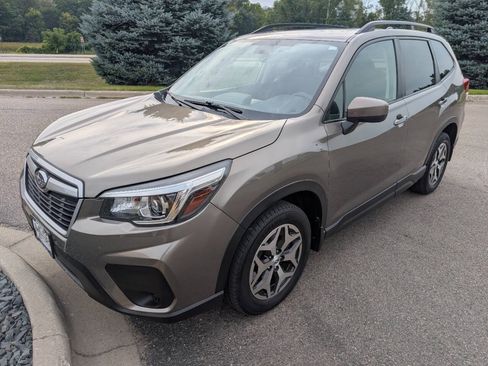 Used 2019 Subaru Forester Premium w/ All-Weather Package AWD/4WD image 5