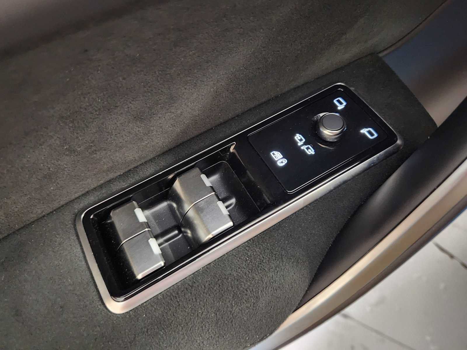 New 2026 Jaguar F-PACE SVR 575 Edition AWD/4WD image 23