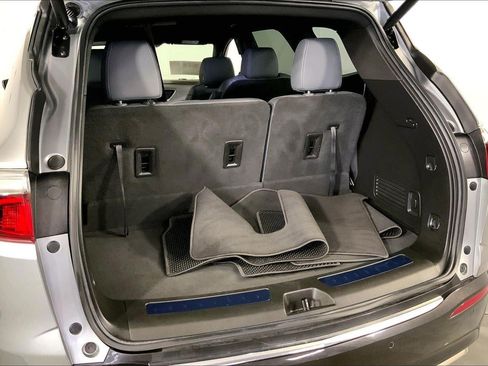 Used 2023 Buick Enclave Essence w/ Experience Buick Package AWD/4WD image 4