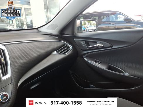 Used 2018 Chevrolet Malibu LT FWD image 24