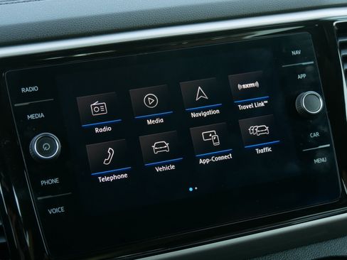 Used 2020 Volkswagen Atlas Cross Sport SEL AWD/4WD image 32