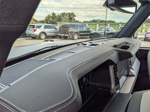 New 2025 Ford Bronco Outer Banks w/ Black Appearance Package image 20