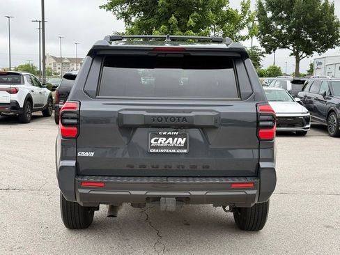 Used 2025 Toyota 4Runner SR5 AWD/4WD image 6