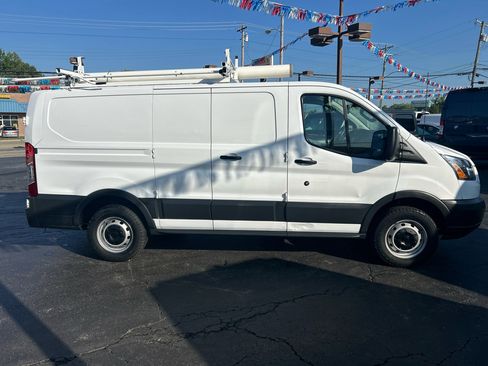 Used 2018 Ford Transit 250 130 Low Roof image 7