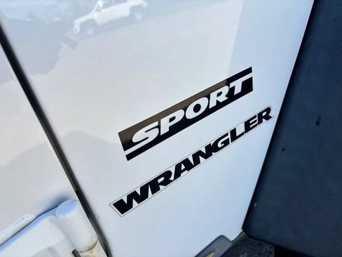 Used 2012 Jeep Wrangler Sport AWD/4WD image 9