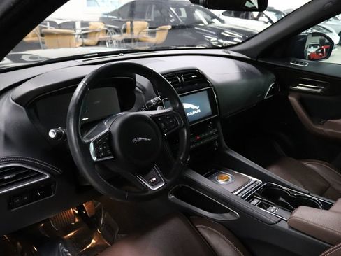 Used 2017 Jaguar F-PACE S image 13