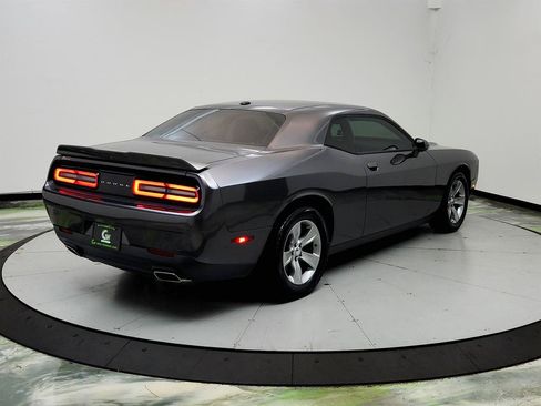 Used 2020 Dodge Challenger SXT RWD image 5
