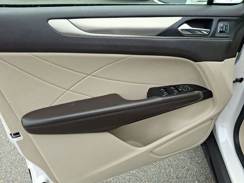 Used 2018 Lincoln MKC Premiere FWD image 12