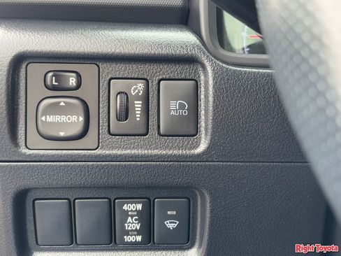 Certified 2024 Toyota 4Runner TRD Off-Road Premium image 31