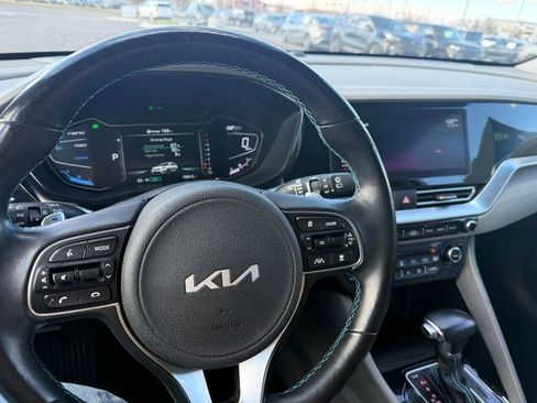 Certified 2022 Kia Niro EX Premium image 13