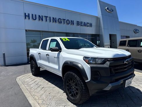 Used 2024 Chevrolet Colorado Trail Boss AWD/4WD image 1