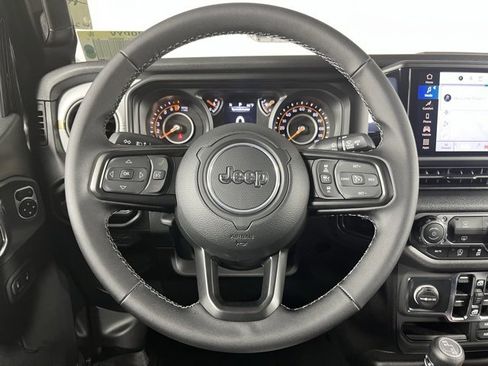 New 2025 Jeep Gladiator Sport image 13