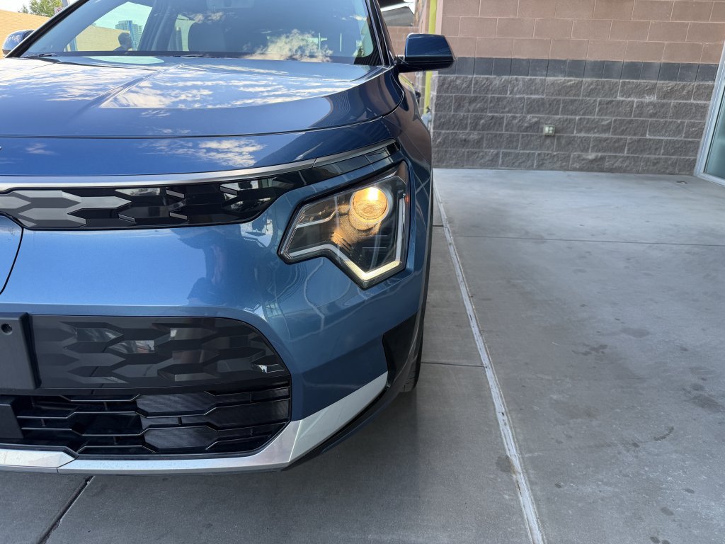 Used 2025 Kia Niro Wind FWD image 11