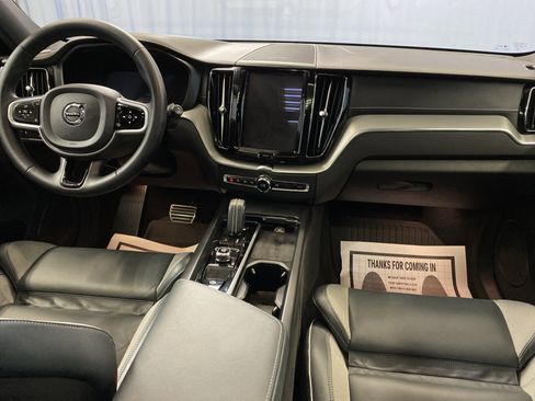 Used 2022 Volvo XC60 B5 R-Design image 40
