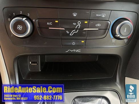 Used 2015 Ford Focus SE FWD image 38