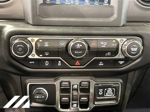 Used 2023 Jeep Gladiator Sport image 16