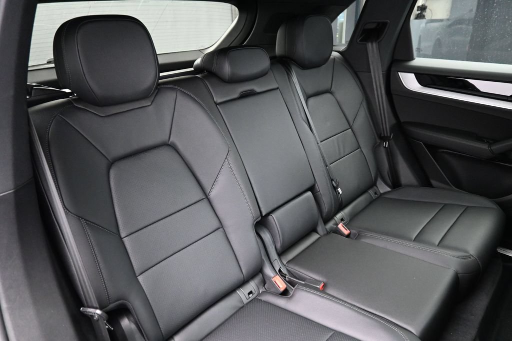 Certified 2026 Porsche Cayenne E-Hybrid AWD/4WD image 25
