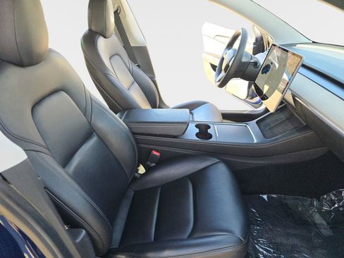 Used 2021 Tesla Model 3 Standard Range Plus image 12