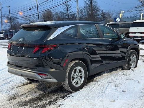 Certified 2025 Hyundai Tucson SE image 6
