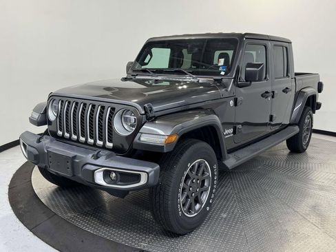 Certified 2020 Jeep Gladiator Overland AWD/4WD image 3
