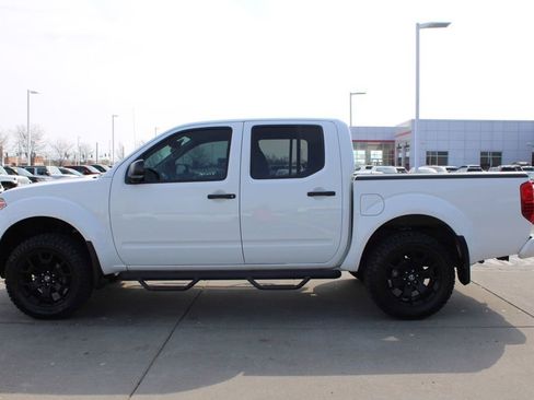 Used 2020 Nissan Frontier SV w/ Midnight Edition Floor Mats AWD/4WD image 4