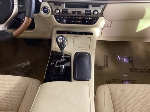 Used 2014 Lexus ES 300h image 22