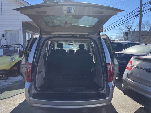 Used 2010 Dodge Grand Caravan SE image 20