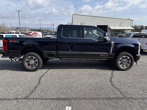 Used 2025 Ford F350 King Ranch w/ FX4 Off-Road Package image 8