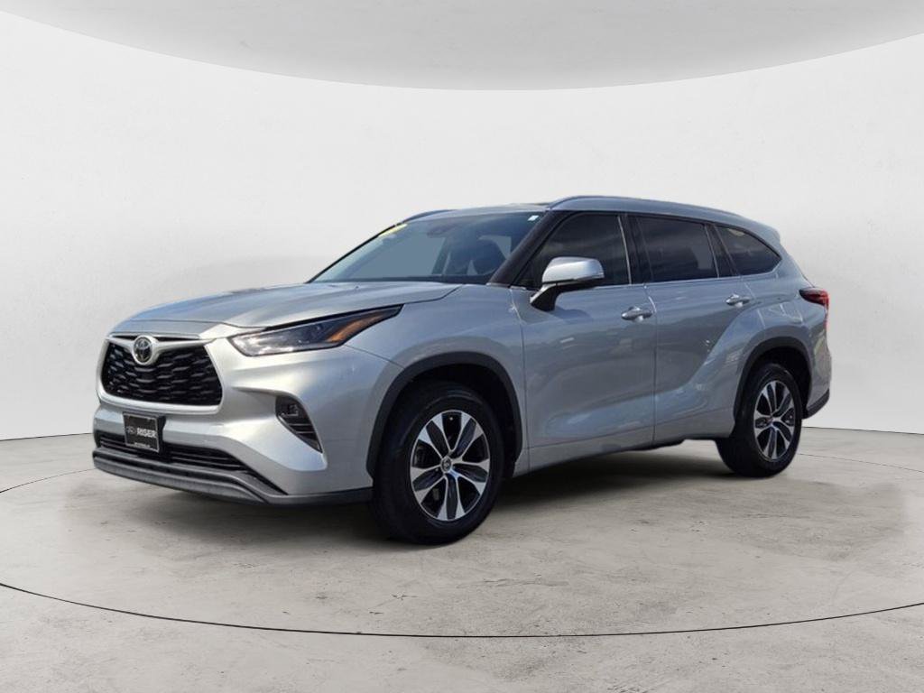 Used 2021 Toyota Highlander XLE FWD image 7