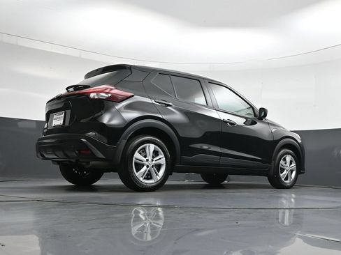 Certified 2025 Nissan Kicks Play S FWD image 42