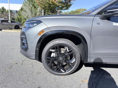 New 2026 Volkswagen Tiguan SE R-Line AWD/4WD image 9