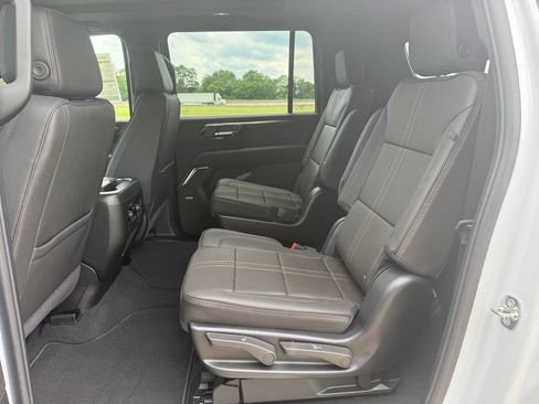 New 2026 Chevrolet Suburban High Country w/ Sun And Tow Package AWD/4WD image 15