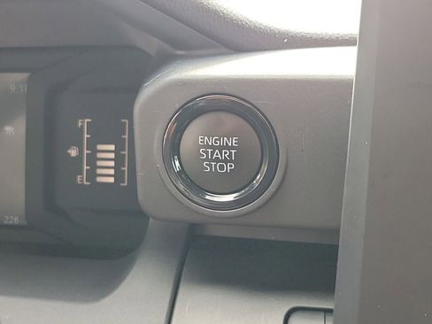 Used 2025 Toyota Tacoma SR AWD/4WD image 30