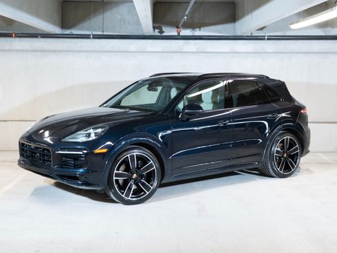 Certified 2023 Porsche Cayenne GTS AWD/4WD image 1