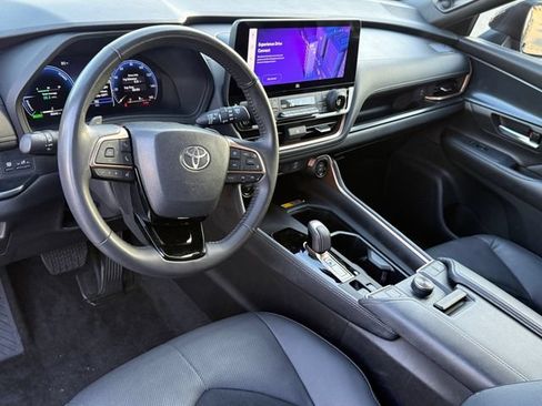 Used 2024 Toyota Grand Highlander AWD Hybrid image 12