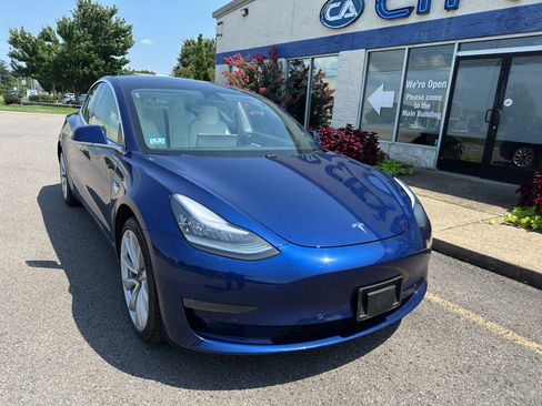 Used 2019 Tesla Model 3 AWD/4WD image 2