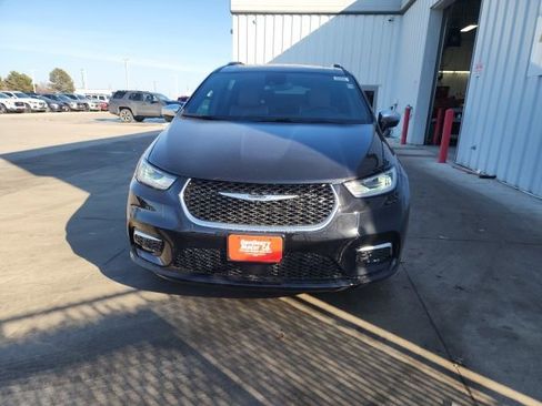 New 2026 Chrysler Pacifica Pinnacle image 8