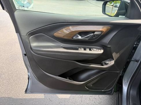 Used 2019 GMC Terrain SLE w/ Driver Convenience Package AWD/4WD image 18