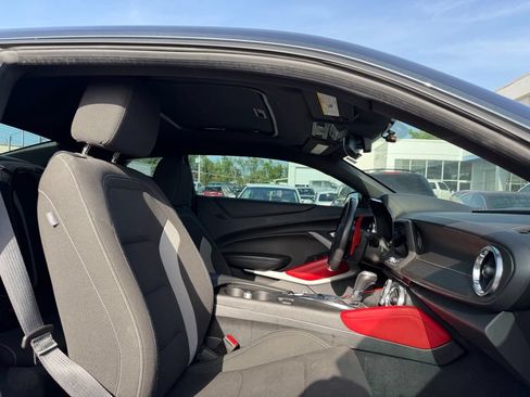 Used 2022 Chevrolet Camaro SS RWD image 7