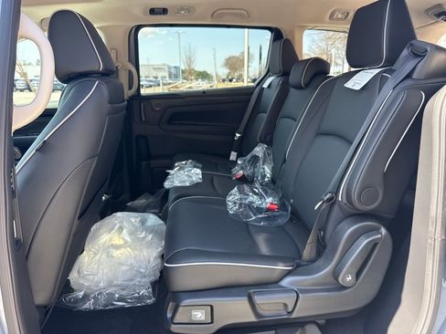 New 2026 Honda Odyssey Touring image 24