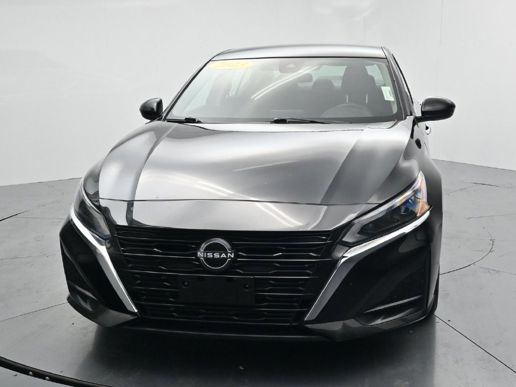 Used 2023 Nissan Altima 2.5 SV FWD image 3