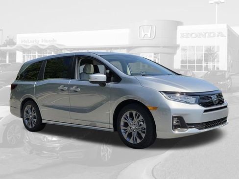 New 2026 Honda Odyssey Touring image 6