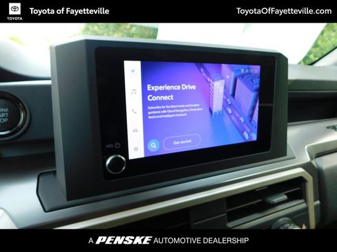 Used 2025 Toyota Tacoma SR5 AWD/4WD image 11