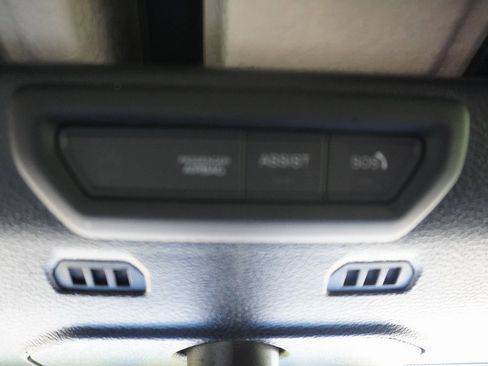 Used 2020 Jeep Wrangler Unlimited Sahara image 18