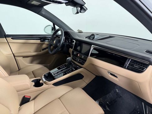 Certified 2026 Porsche Macan AWD/4WD image 15