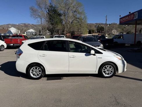 Used 2013 Toyota Prius V Two image 3