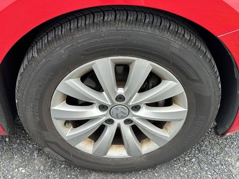 Used 2019 Volkswagen Beetle 2.0T FWD image 10