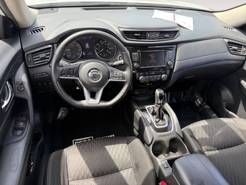 Used 2020 Nissan Rogue SV image 15