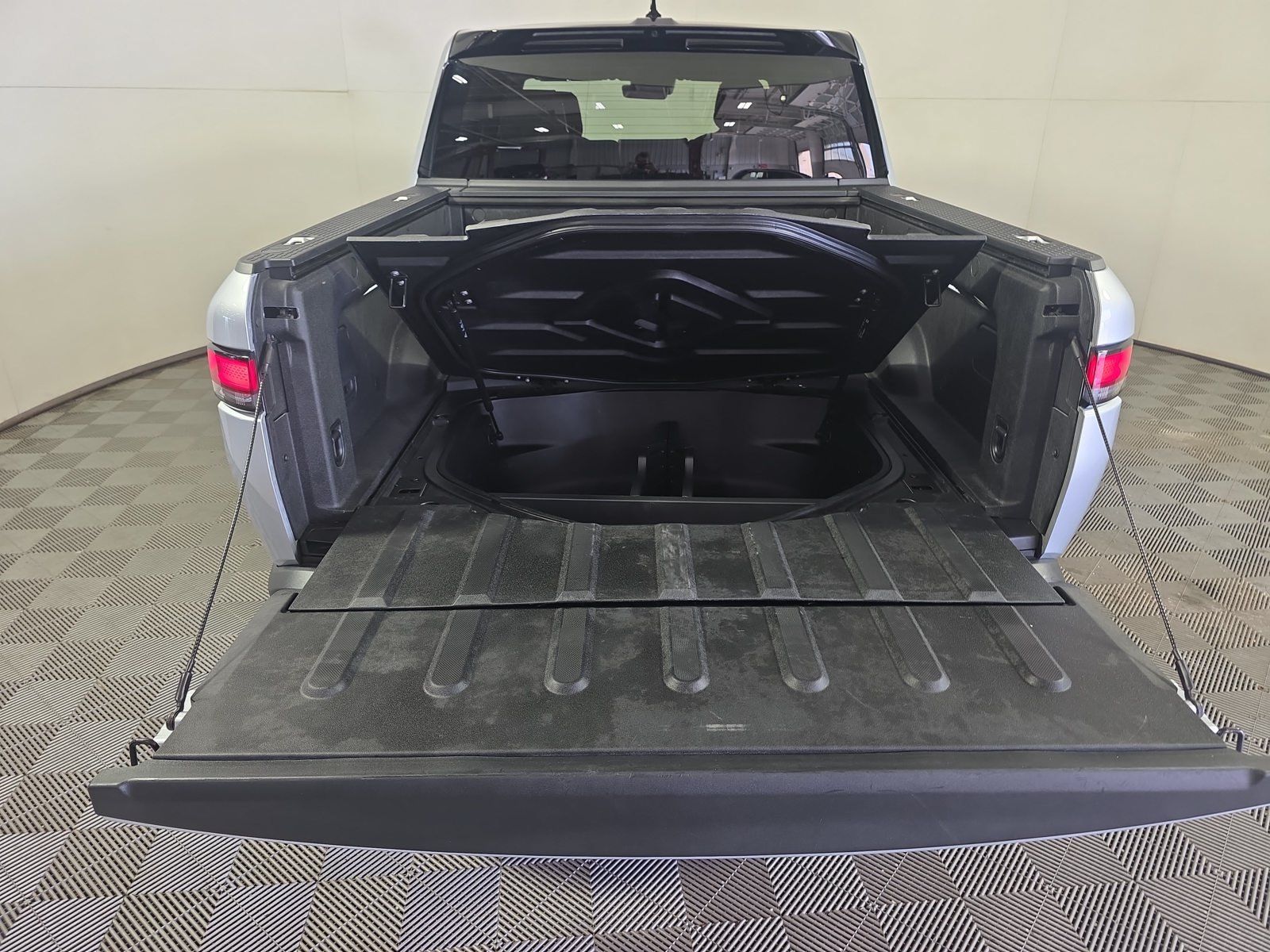 Used 2022 Rivian R1T Adventure AWD/4WD image 15